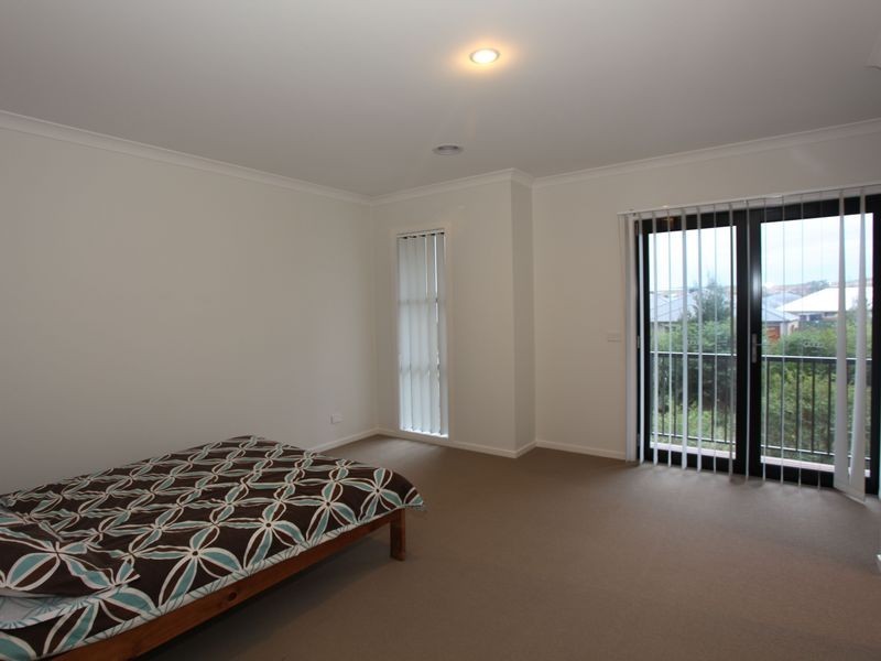 11 Hunter Lane, Pakenham VIC 3810