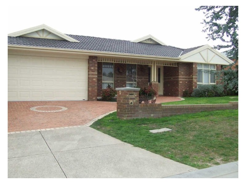9 Jamie Court, Pakenham VIC 3810