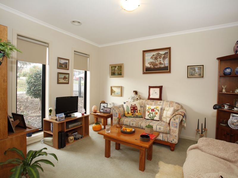 30 Caspian Chase, Pakenham VIC 3810