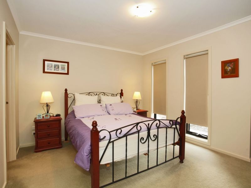 30 Caspian Chase, Pakenham VIC 3810