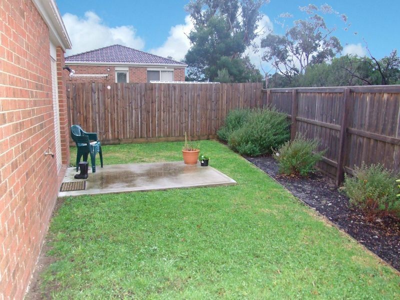 4/13 Red Cherry Court, Pakenham VIC 3810