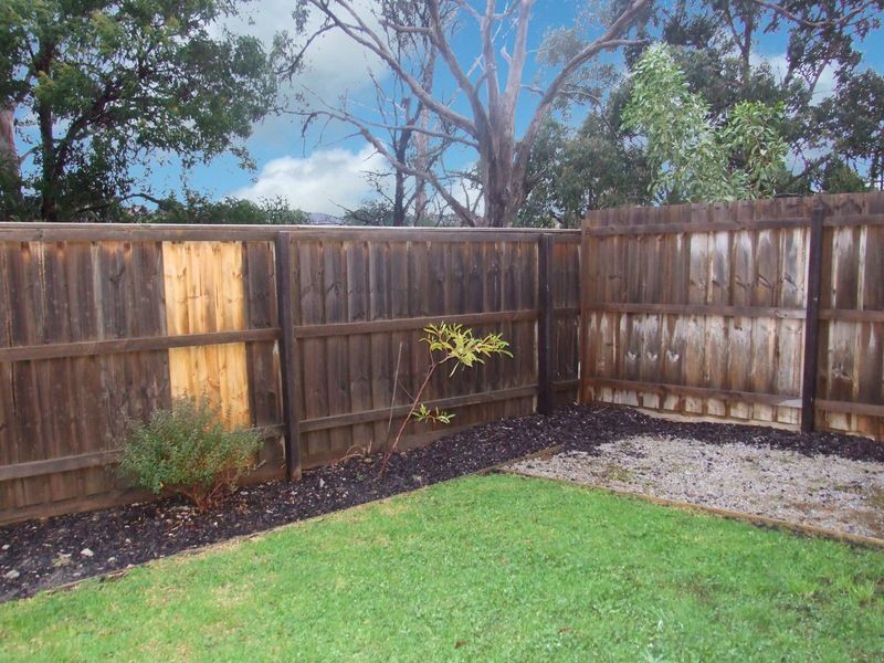 4/13 Red Cherry Court, Pakenham VIC 3810