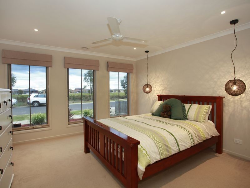 19 Clifford Drive, Pakenham VIC 3810