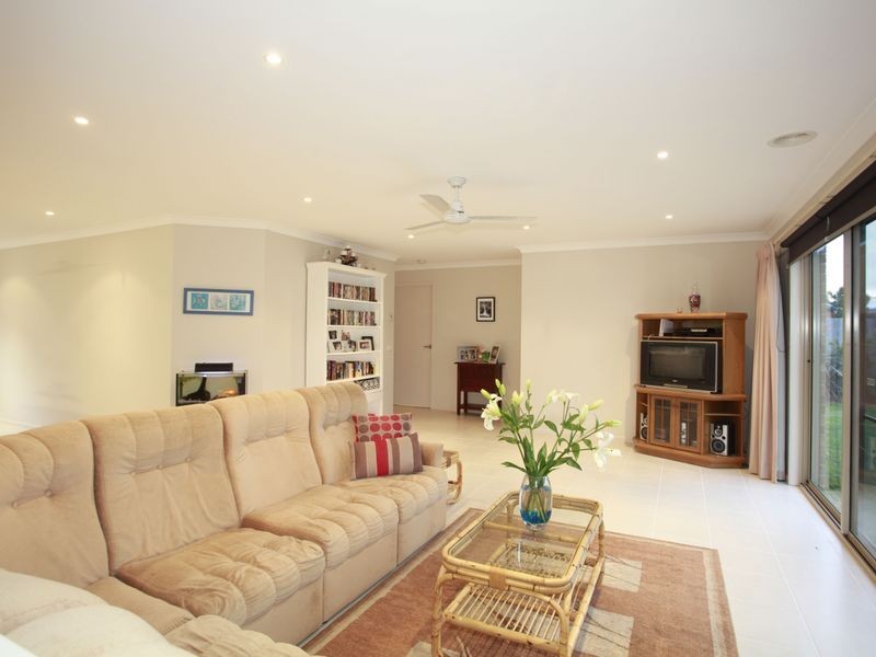 19 Clifford Drive, Pakenham VIC 3810