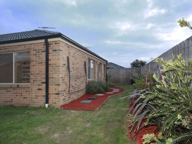 19 Clifford Drive, Pakenham VIC 3810