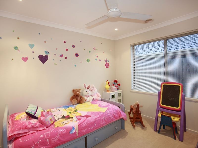 19 Clifford Drive, Pakenham VIC 3810