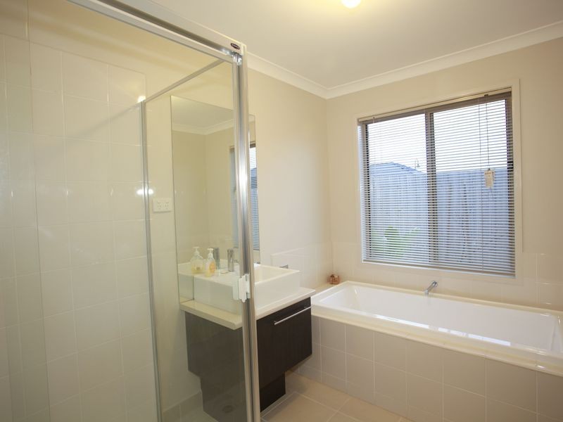 19 Clifford Drive, Pakenham VIC 3810
