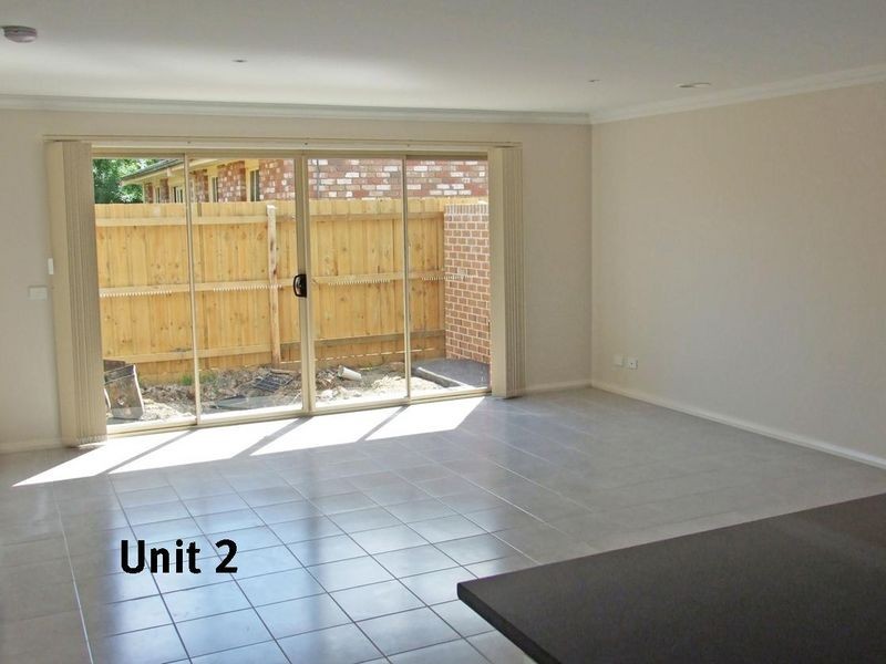 2 & 3/8 Jamieson Court, Pakenham VIC 3810