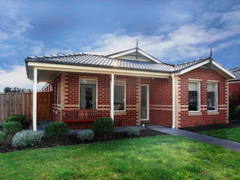 11 Syme Road, Pakenham VIC 3810