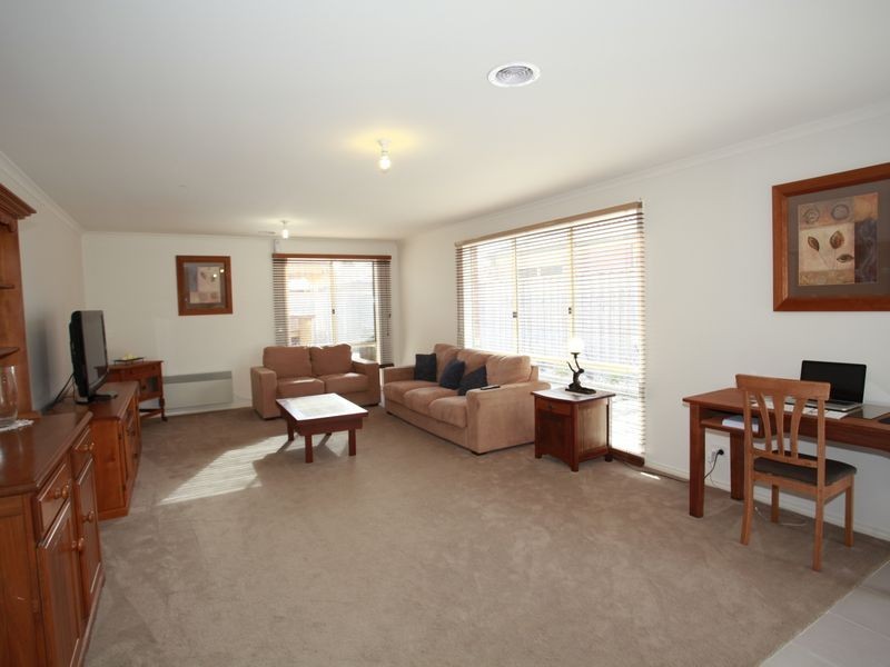 11 Syme Road, Pakenham VIC 3810