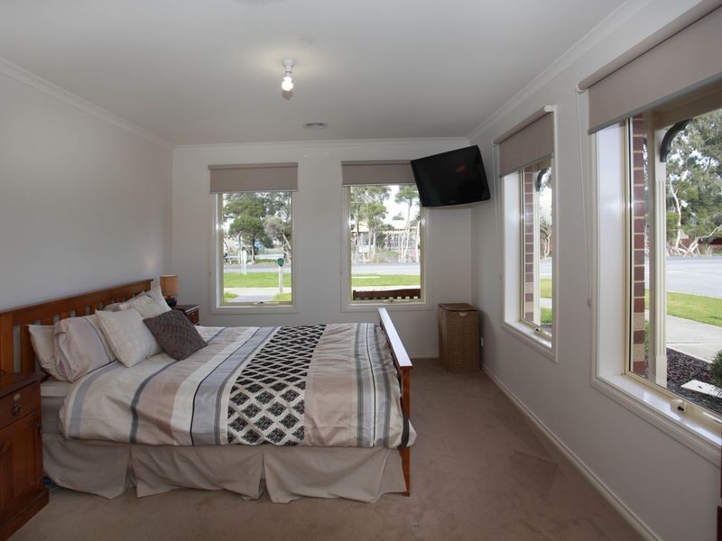 11 Syme Road, Pakenham VIC 3810