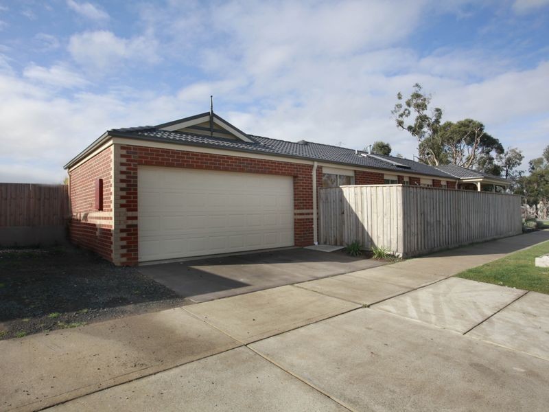 11 Syme Road, Pakenham VIC 3810