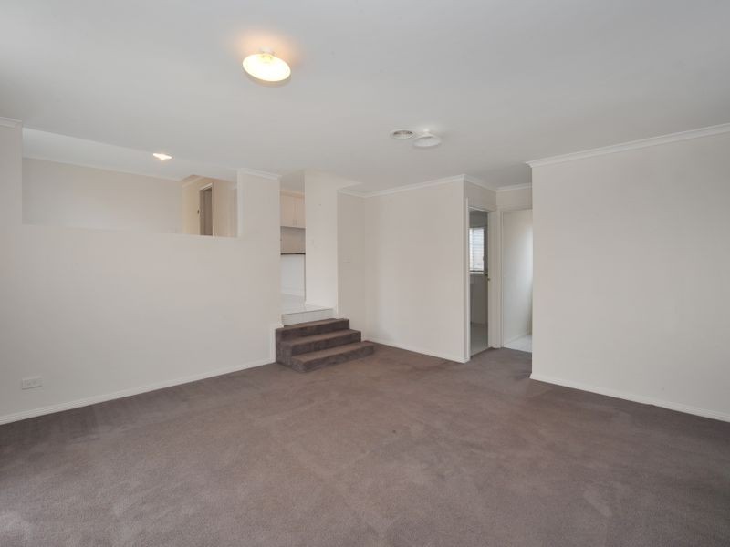 8 Johnsons Place, Pakenham VIC 3810