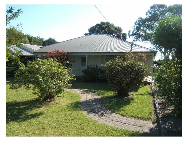 24 Station Street, Officer VIC 3809