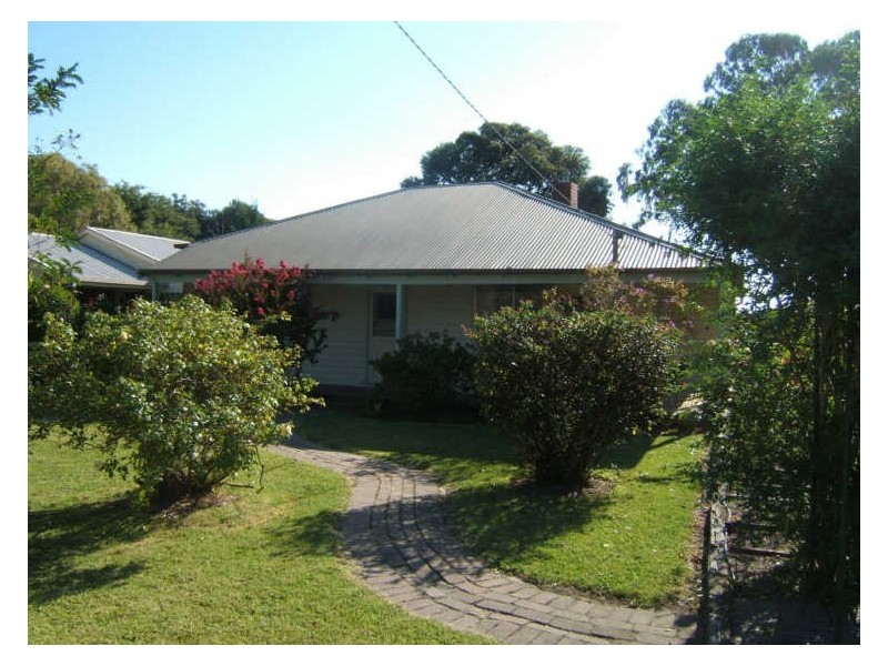 24 Station Street, Officer VIC 3809