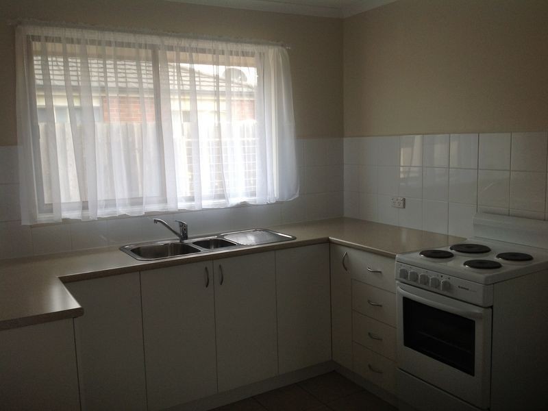 2/7-9 King Street, Pakenham VIC 3810