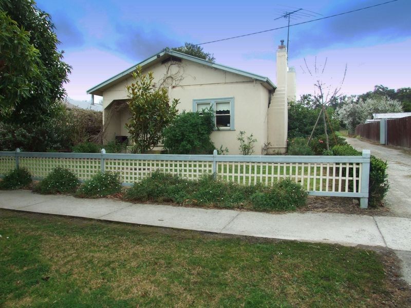 34 Railway Avenue, Tynong VIC 3813