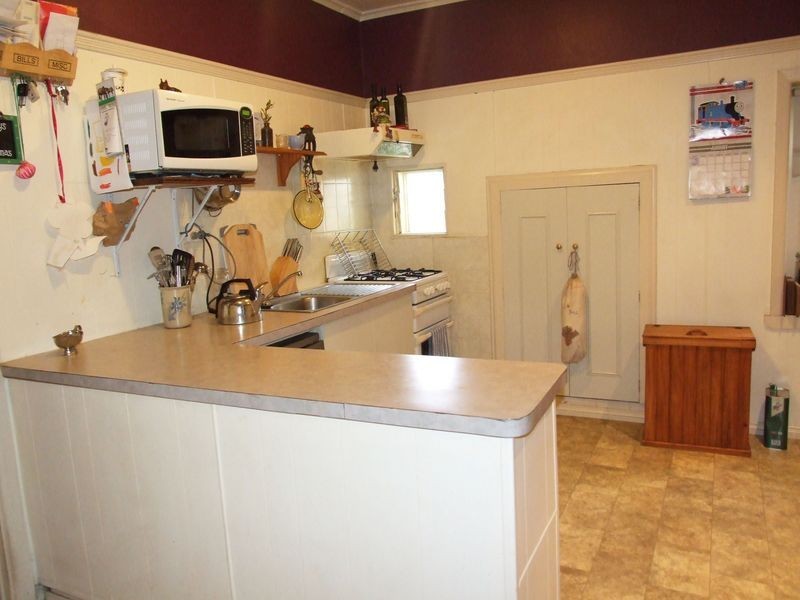 34 Railway Avenue, Tynong VIC 3813