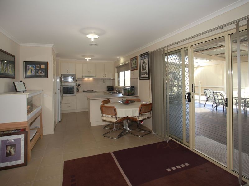 65 Manna Gum Drive, Pakenham VIC 3810