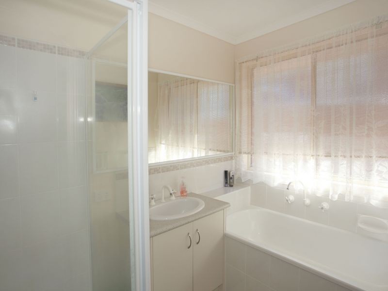 65 Manna Gum Drive, Pakenham VIC 3810