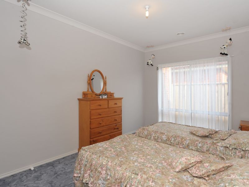 11 Henry Lawson Drive, Pakenham VIC 3810