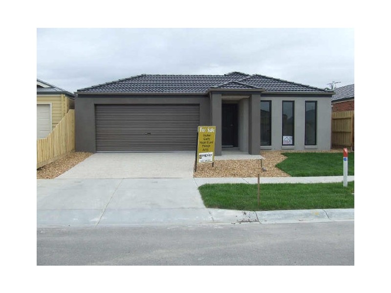 14 Samchelle Place, Pakenham VIC 3810