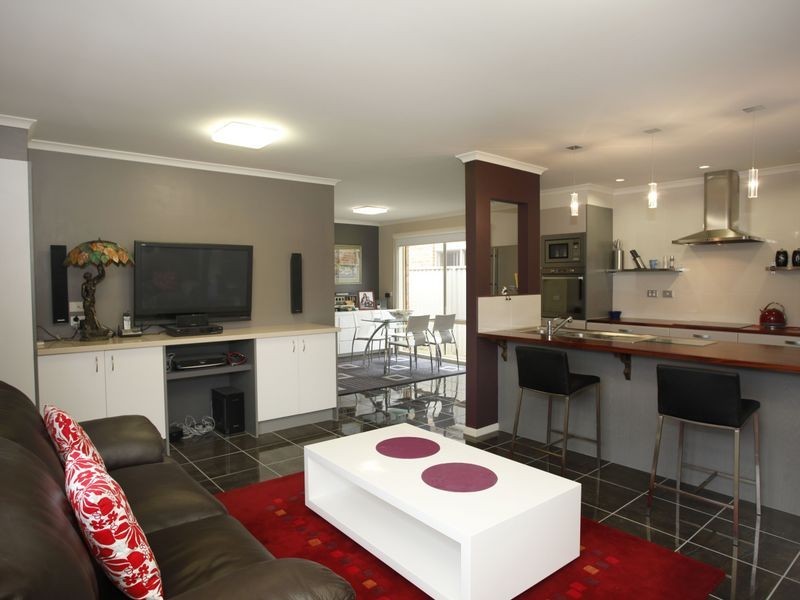 4 Ashwood Grove, Pakenham VIC 3810