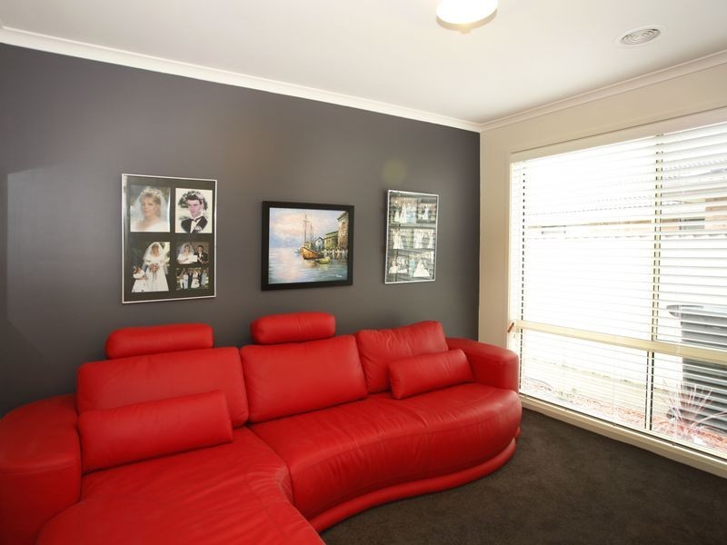 4 Ashwood Grove, Pakenham VIC 3810