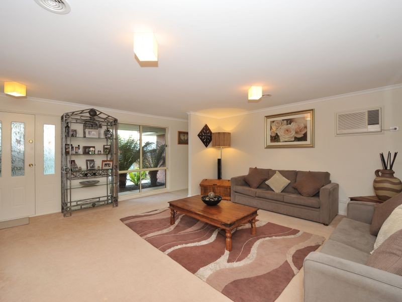 46 Ebony Drive, Pakenham VIC 3810