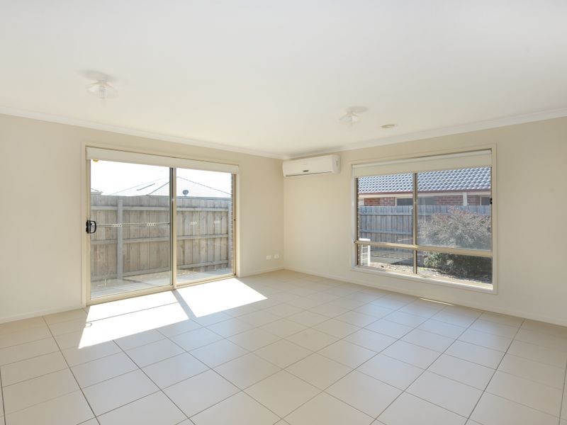 87 Sandalwood Drive, Pakenham VIC 3810