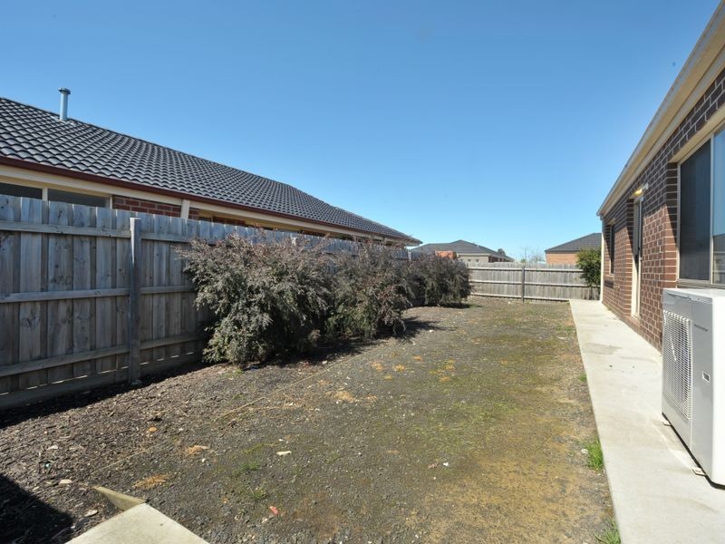 87 Sandalwood Drive, Pakenham VIC 3810