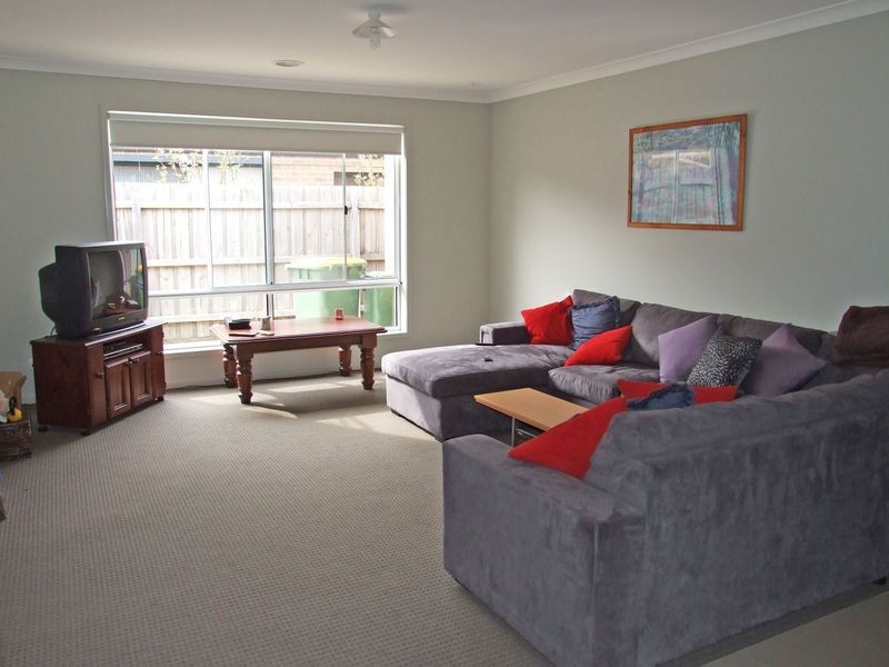 71 Sandalwood Drive, Pakenham VIC 3810