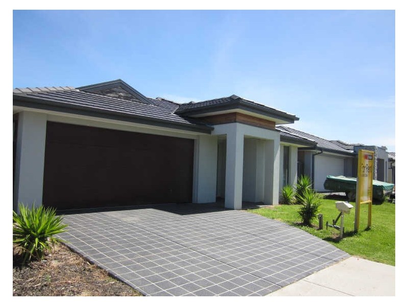 7 Seville Street, Pakenham VIC 3810