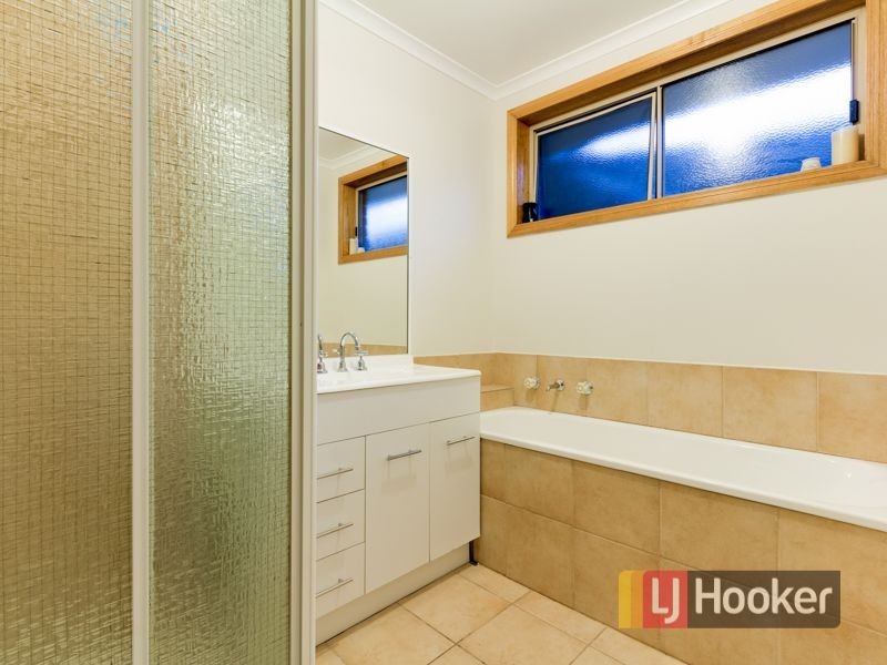 12 Capri Court, Pakenham VIC 3810