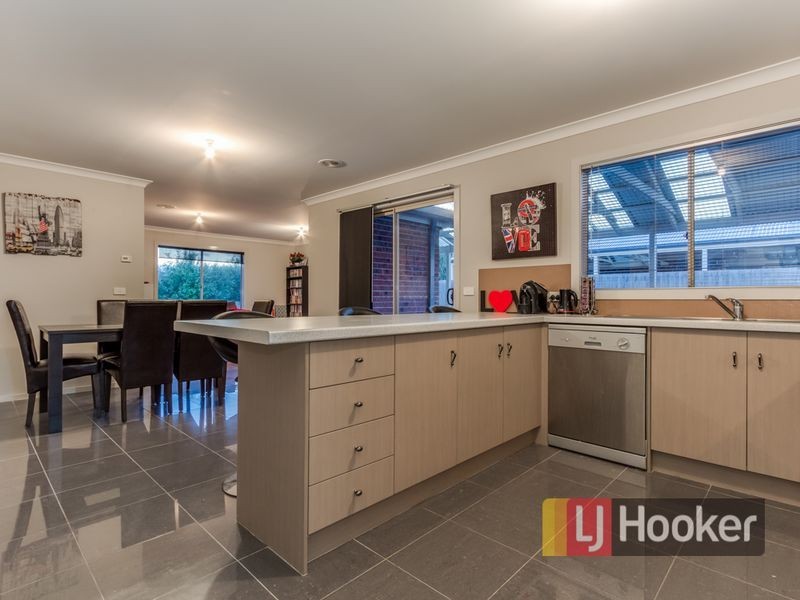 47 Ebony Drive, Pakenham VIC 3810