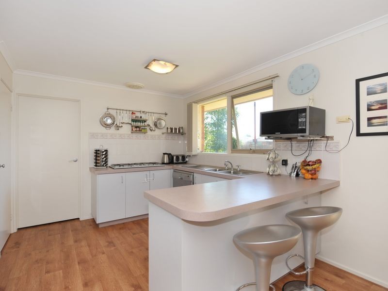 2 Montclaire Court, Pakenham VIC 3810