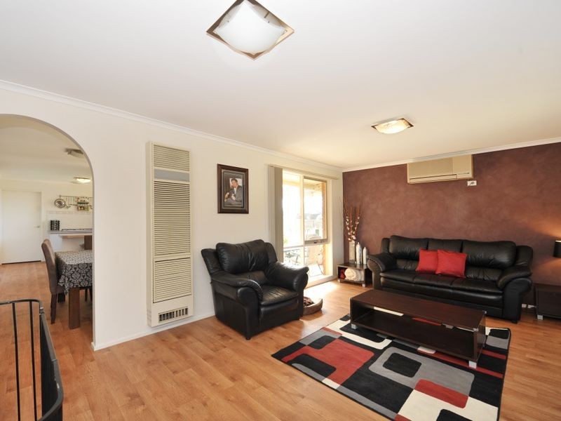 2 Montclaire Court, Pakenham VIC 3810