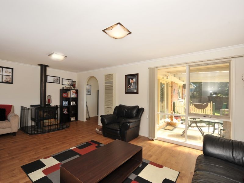 2 Montclaire Court, Pakenham VIC 3810