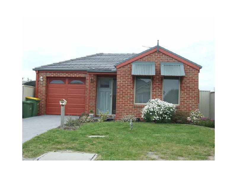 2 Catherine Place, Pakenham VIC 3810