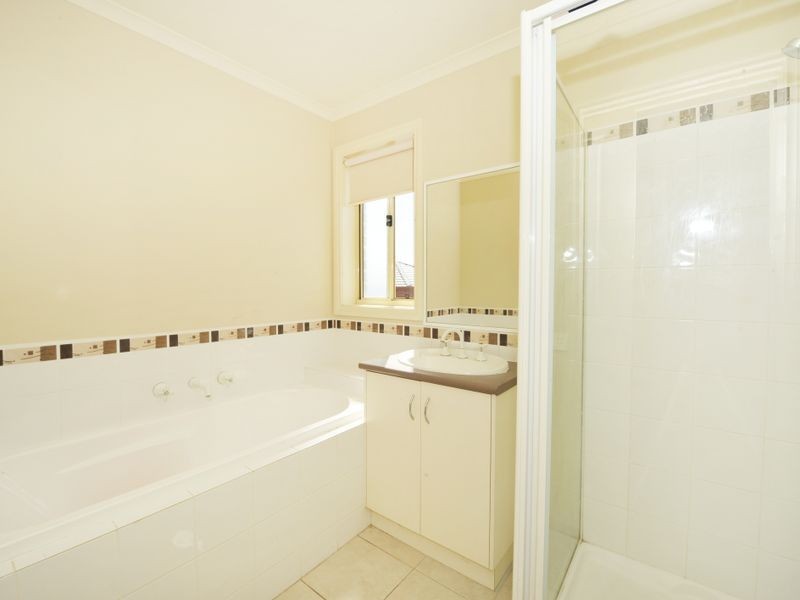 7/3 Hale Place, Pakenham VIC 3810