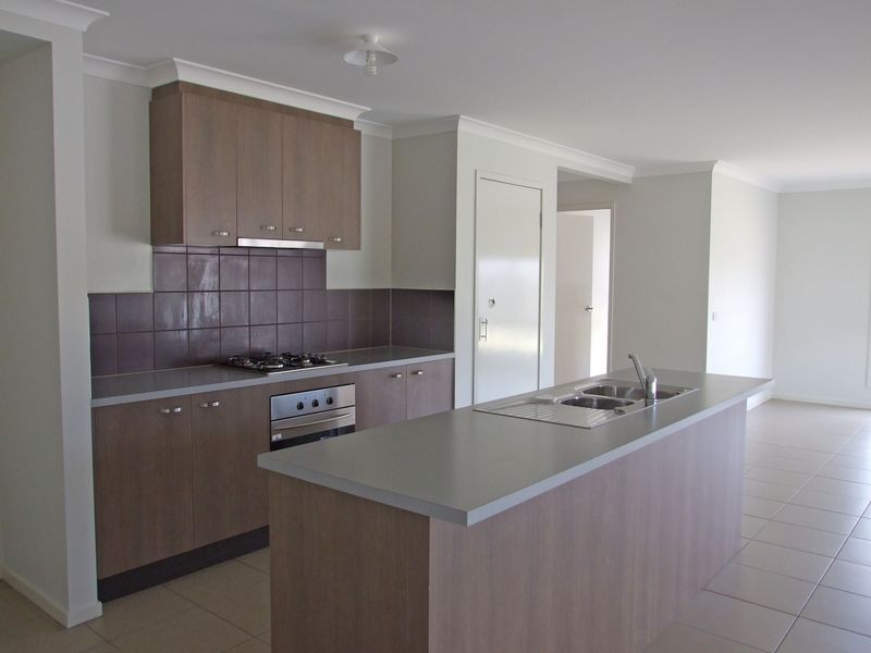 81 Sandalwood Drive, Pakenham VIC 3810