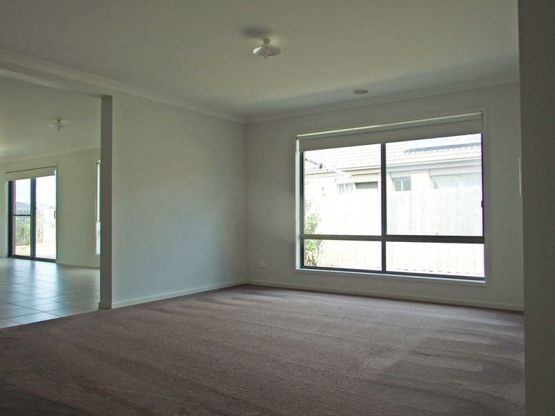 81 Sandalwood Drive, Pakenham VIC 3810