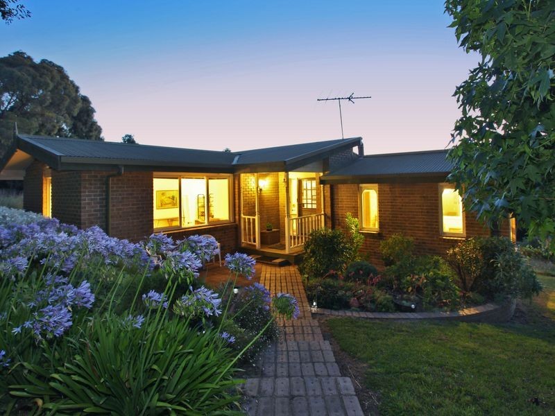 237 Bourkes Creek Road, Pakenham Upper VIC 3810