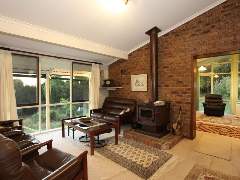 237 Bourkes Creek Road, Pakenham Upper VIC 3810