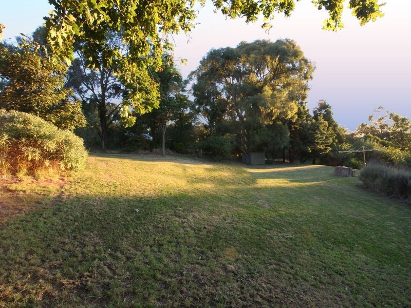 237 Bourkes Creek Road, Pakenham Upper VIC 3810