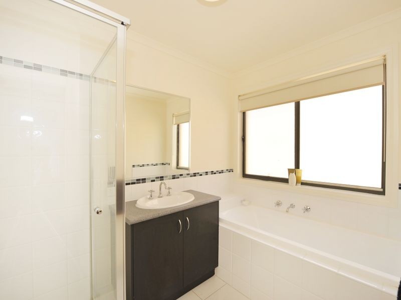 10/7 Syme Road, Pakenham VIC 3810