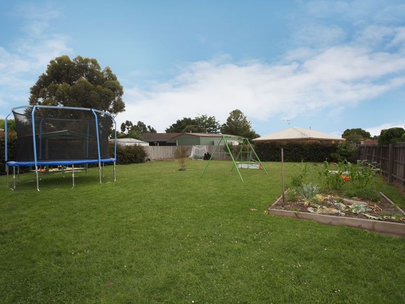 26 Simon Drive, Pakenham VIC 3810