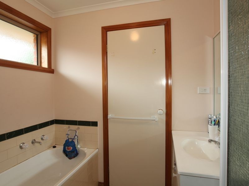 26 Simon Drive, Pakenham VIC 3810