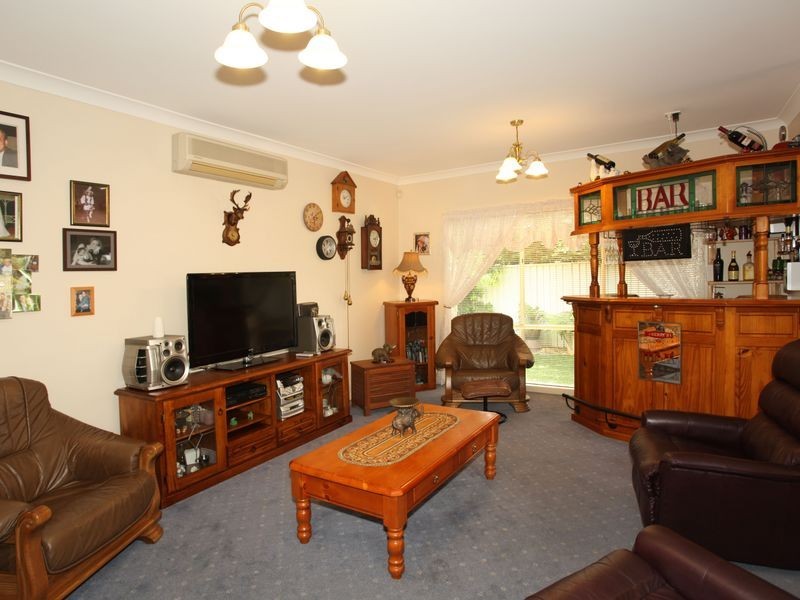 34 Flinders Chase, Pakenham VIC 3810