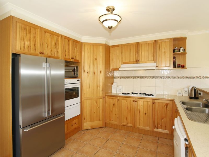 95 Oaklands Way, Pakenham VIC 3810